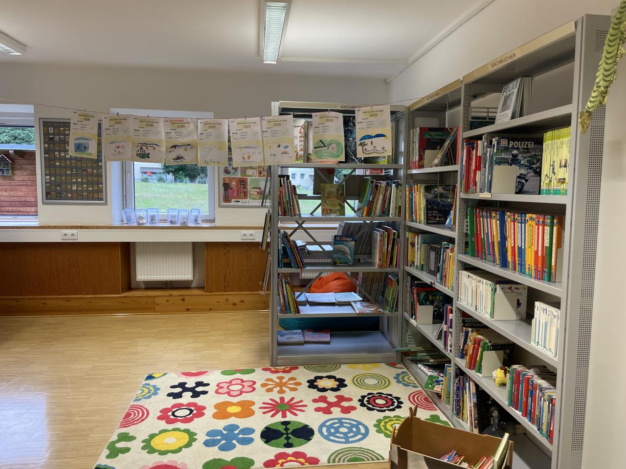 Bibliothek Innenansicht