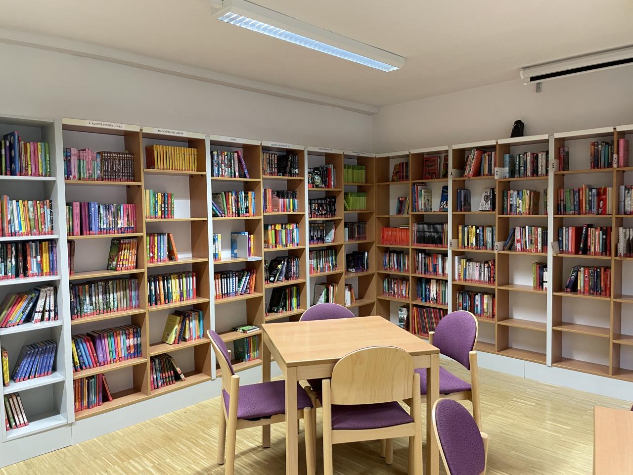 Bibliothek Innenansicht